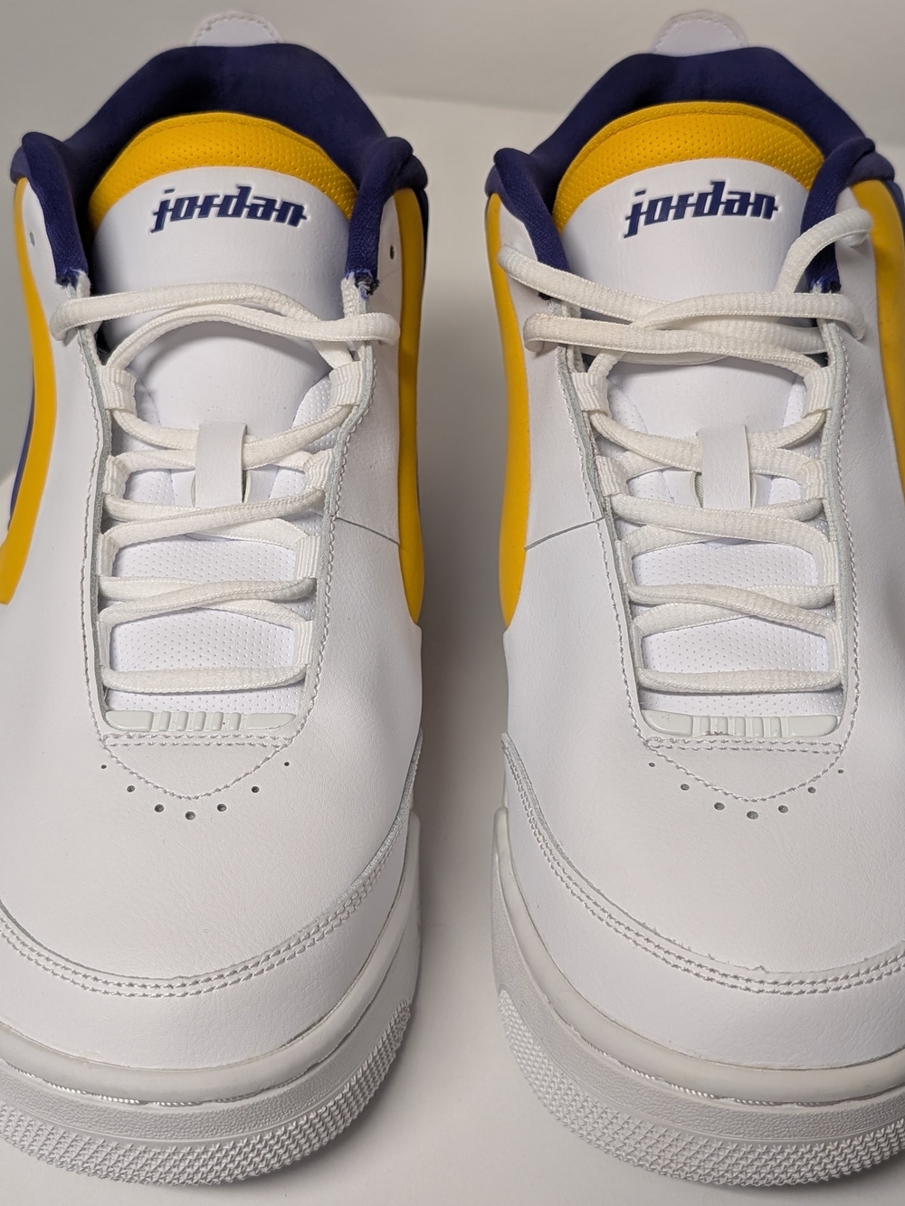 Jordan Big Fund Lakers White/Purple/Yellow Size 11.5 Brand New